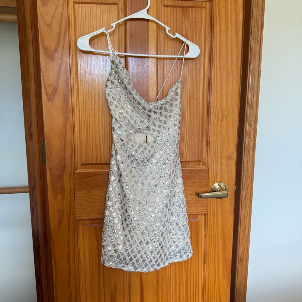 Selfie Leslie Silver Sequin One Shoulder Dress